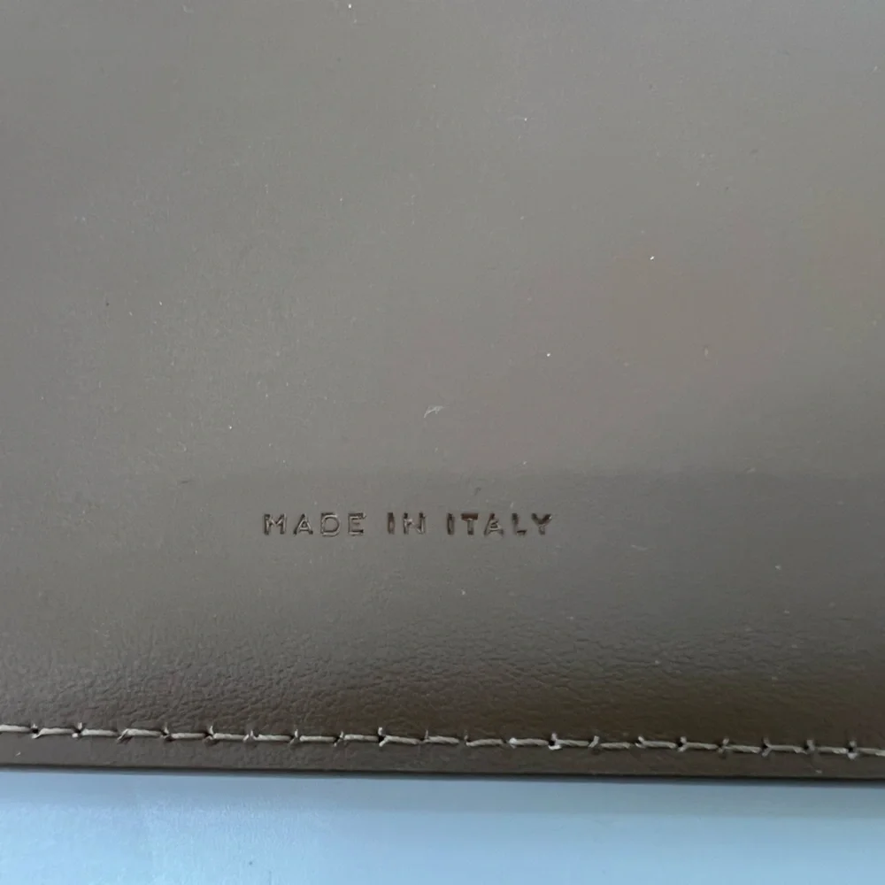 Everlane The Cactus Leather Sling‎ Bag - Picture 4 of 10